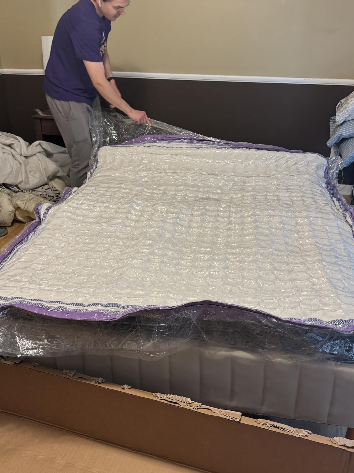 Queen Mattress,12 Inch Queen Size Mattress in a Box,Hybrid Memory Foam with Pocket Springs for Motion Isolation,Medium Firm & Pressure Relief and Cool Sleep,CertiPUR-US Certified,No Fiberglass customer photo 1