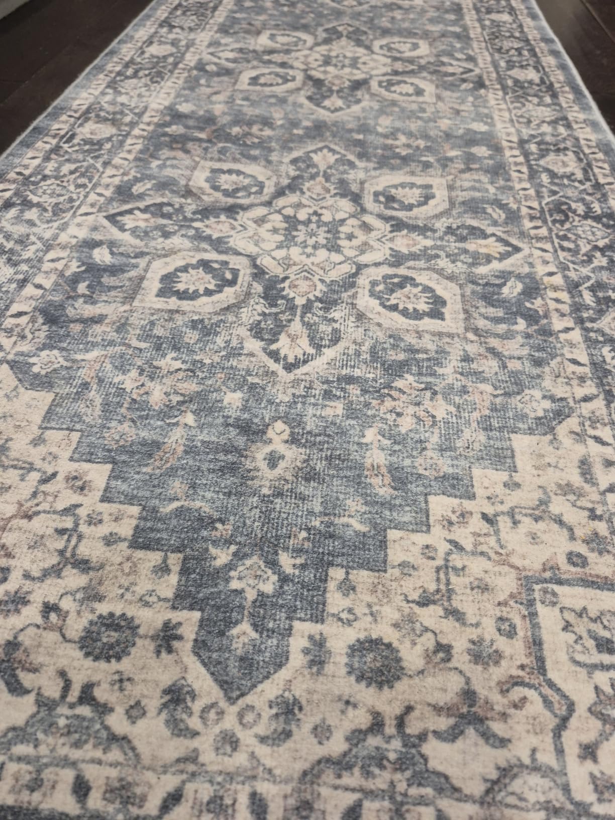 AMADA HOMEFURNISHING Round 8ft Area Rugs, Low-Profile Washable Rug with Non-Slip Backing & Durable Edge Binding, Vintage Rugs for Living Room, Bedroom, Dinning Room customer photo 1