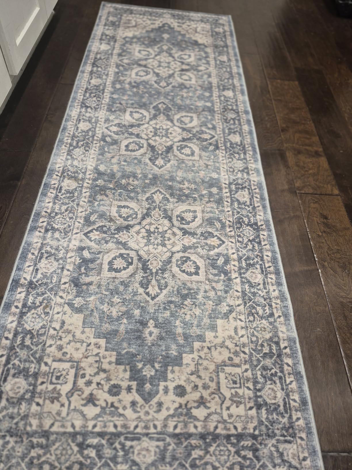 AMADA HOMEFURNISHING Round 8ft Area Rugs, Low-Profile Washable Rug with Non-Slip Backing & Durable Edge Binding, Vintage Rugs for Living Room, Bedroom, Dinning Room customer photo 2