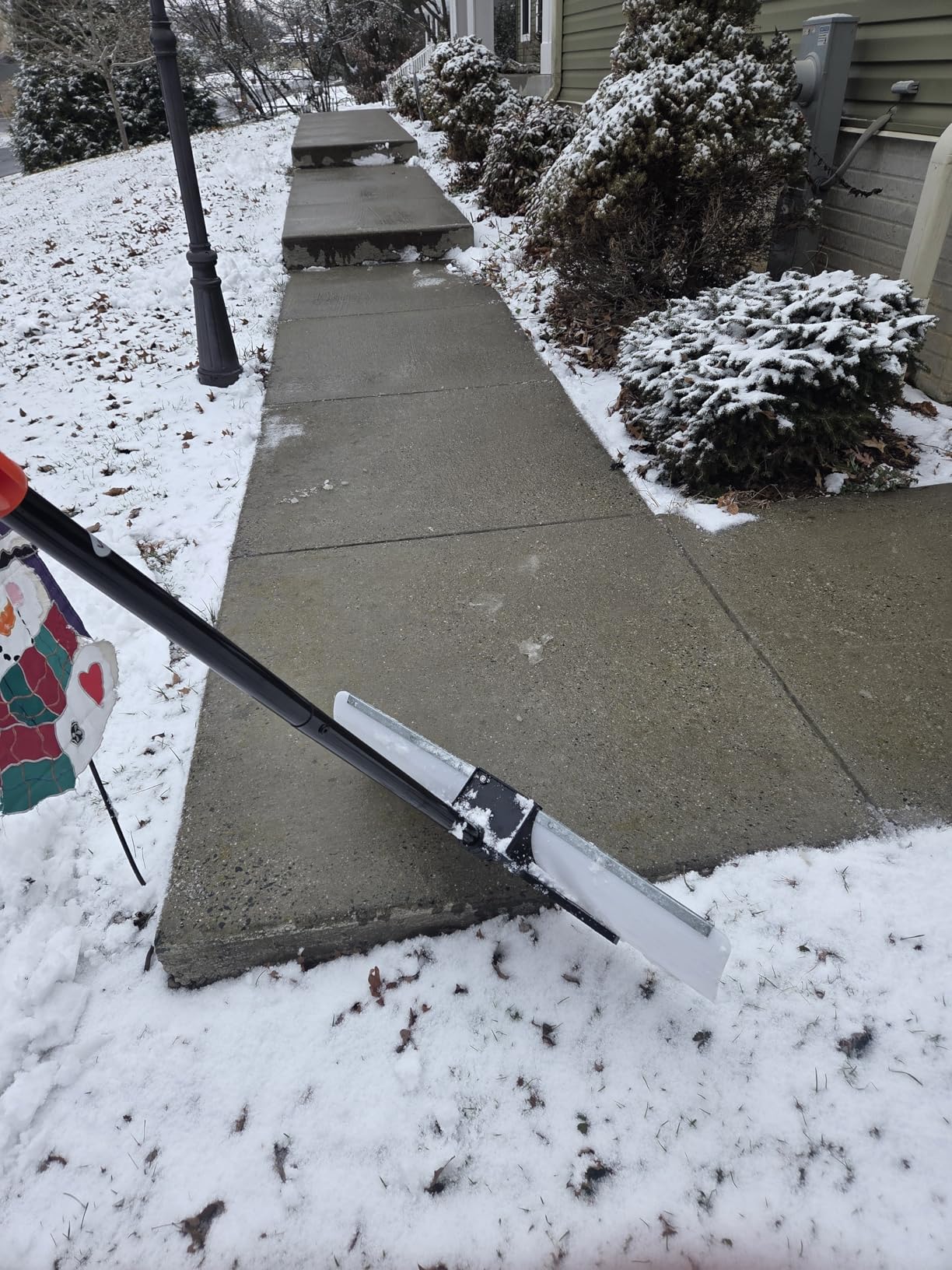 VEVOR Snow Pusher, 48 inch Wide Push Snow Shovel Plow for Driveway, Sidewalks and Doorways customer photo 1