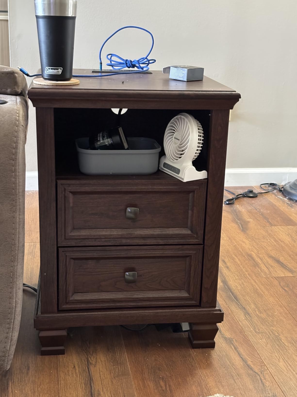 Farmhouse 7 Drawer Dresser for Bedroom, Walnut, 54 Wide Horizontal Dressers & Chests of Drawers with Reinforced Top & Square Wooden Legs customer photo 1