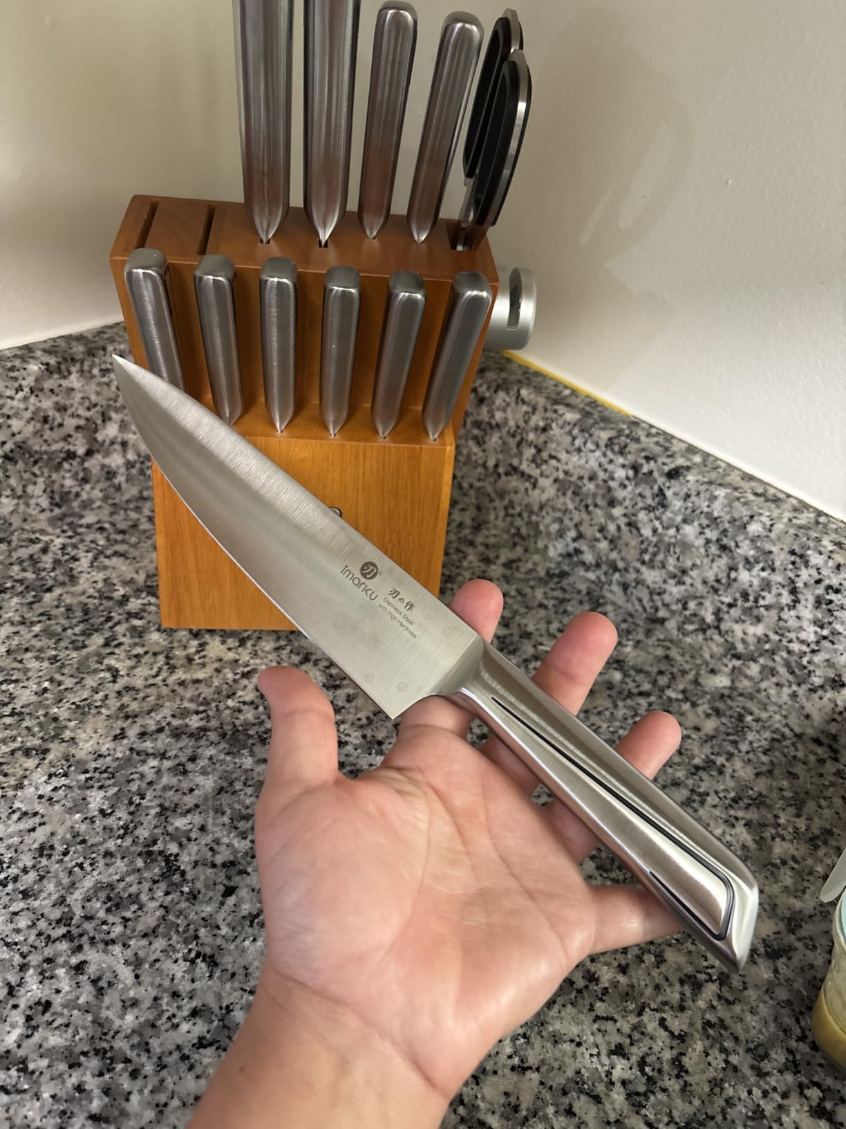 imarku Bread Knife 10 Inch: Japanese High Carbon Stainless Steel Professional Grade Serrated Bread Knife, Razor Sharp Edge Cake Knife for Homemade Bread/Bagels/Cake customer photo 2