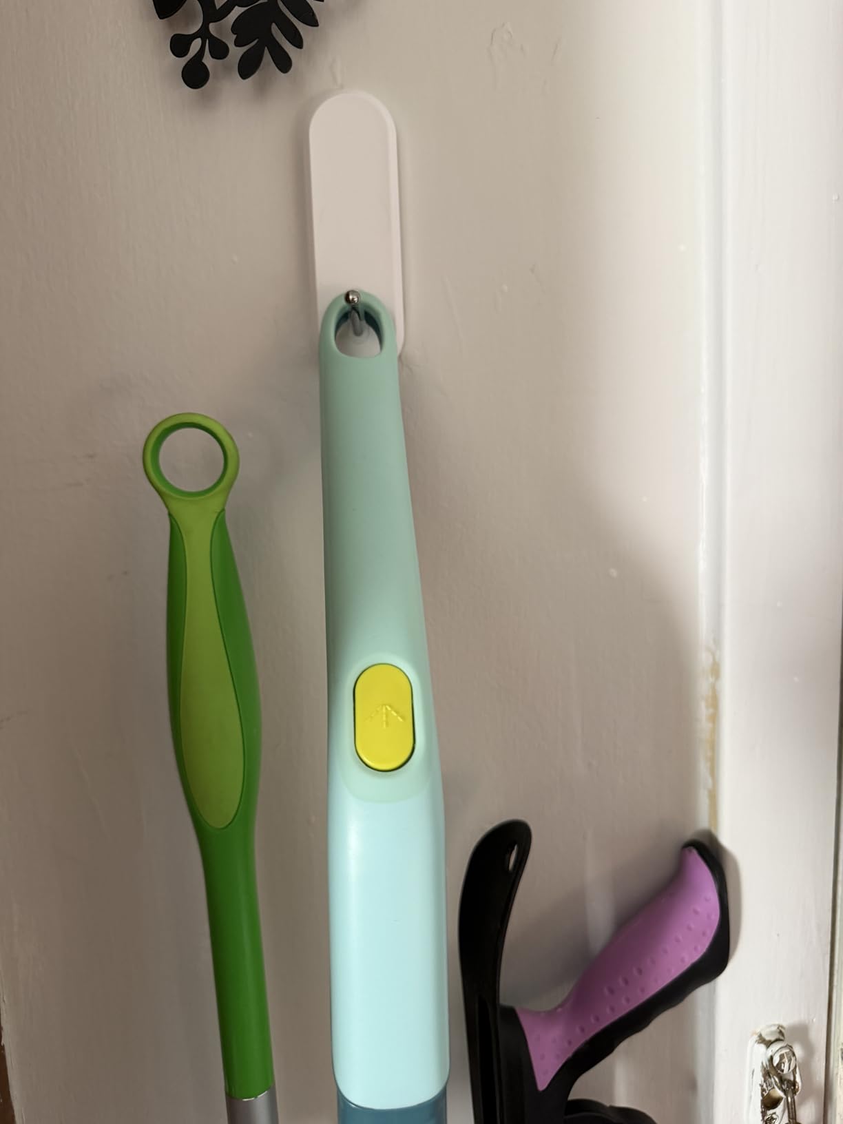 Shark VACMOP Reveal Cordless Vacuum & Spray Mop, Green, VM401 customer photo 2