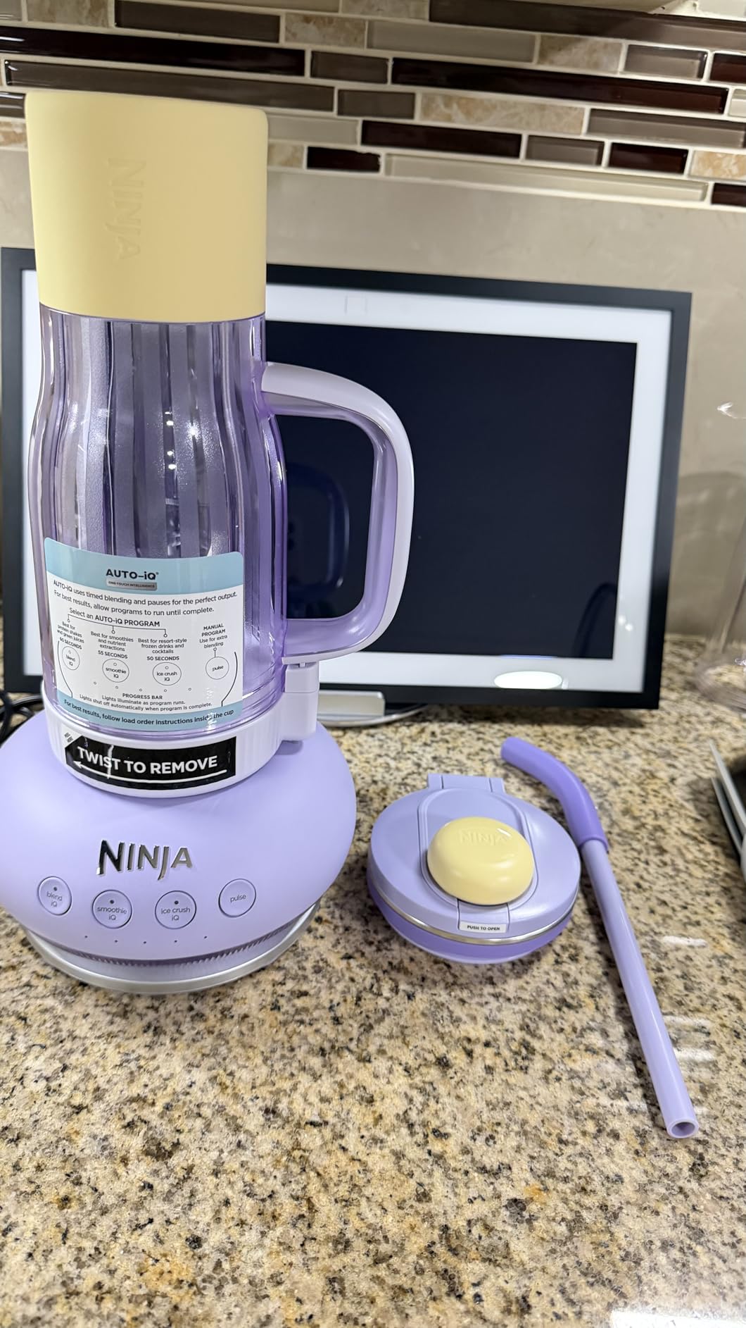Ninja BlendBOSS Personal Blender, 26oz Tumbler, 1200PW, Stone Mint, DB351ST customer photo 2