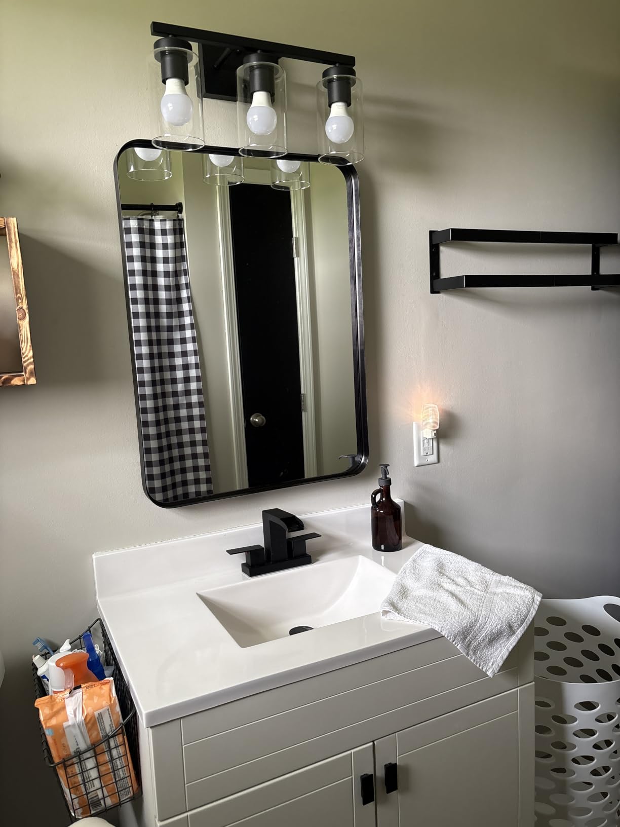 Bathroom Mirror for Wall, 30x22 Inch Rectangle Mirror, Matte Black Metal Framed Bathroom Vanity Mirror for Restroom Farmhouse, Anti-Rust, Tempered Glass, Horizontally or Vertically Hanging customer photo 1