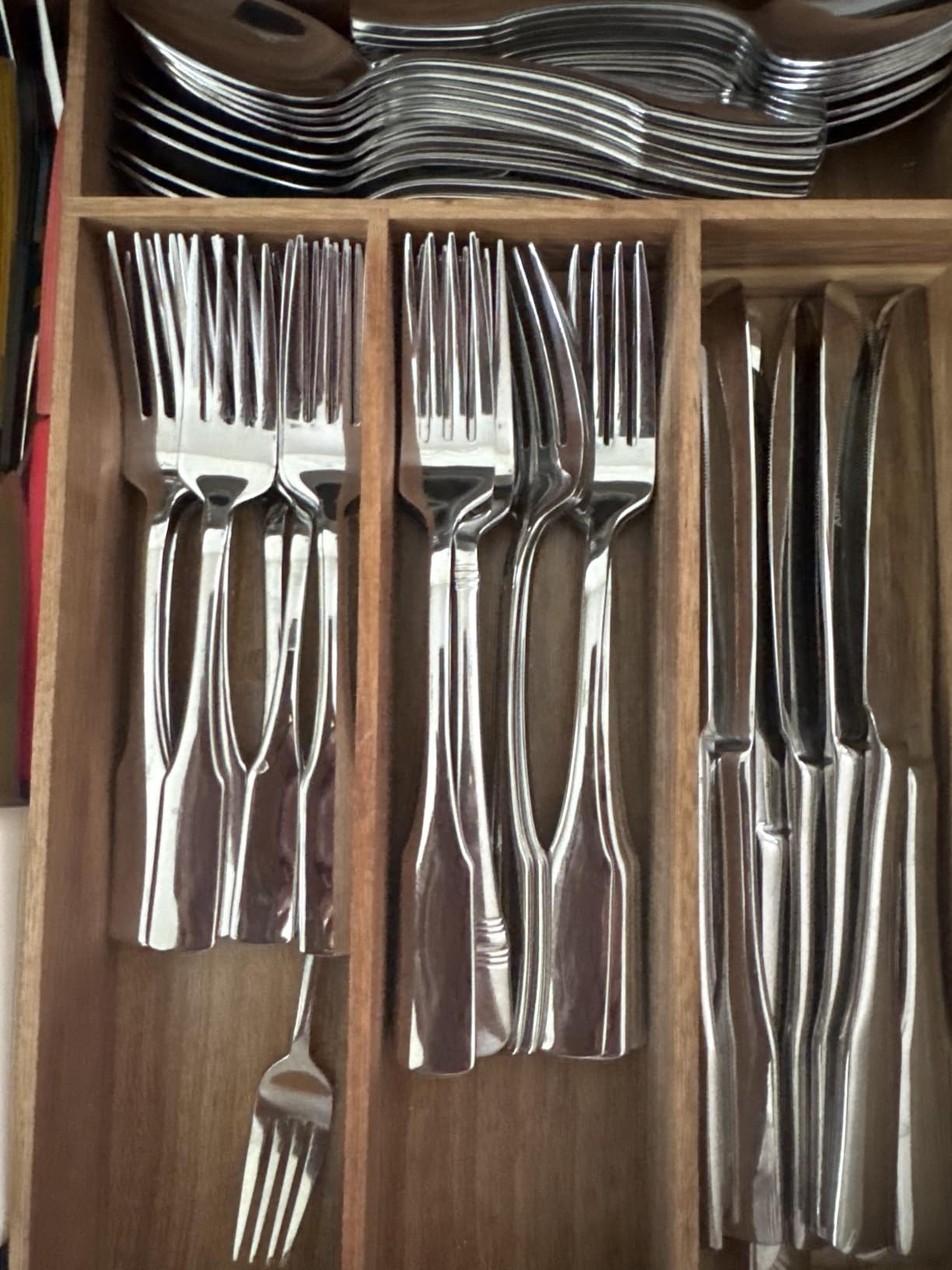 Alata Kate Champagne Gold Mirror 45-Piece Silverware With Utensil-Serving Set, Service for 8, Stainless Steel Flatware, Mirror Polished Cutlery, Dishwasher Safe customer photo 1