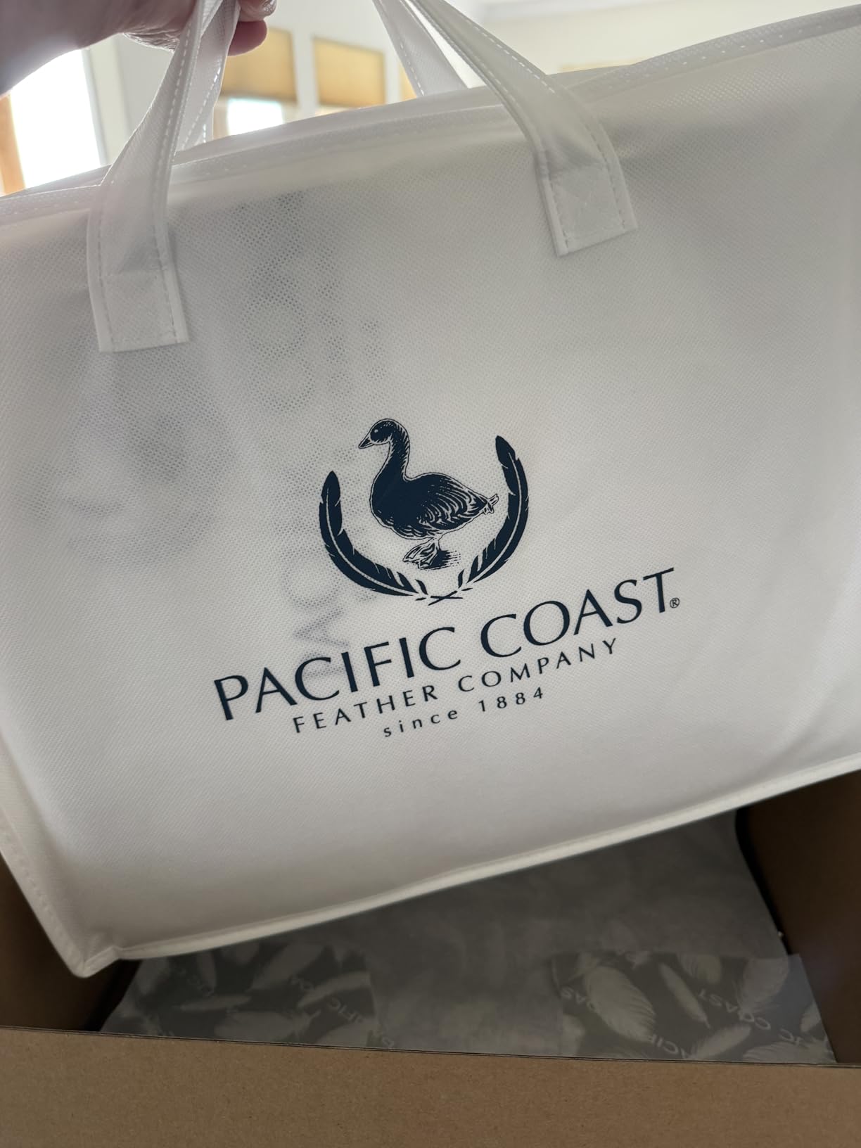 Pacific Coast Luxury White Goose Feather Down Fiber Comforter Queen Size, All Season Hotel Collection Duvet Insert, Ultra Soft, Breathable Bedding Comforter with 8 Corner Tabs, 90x90 Inch White customer photo 1