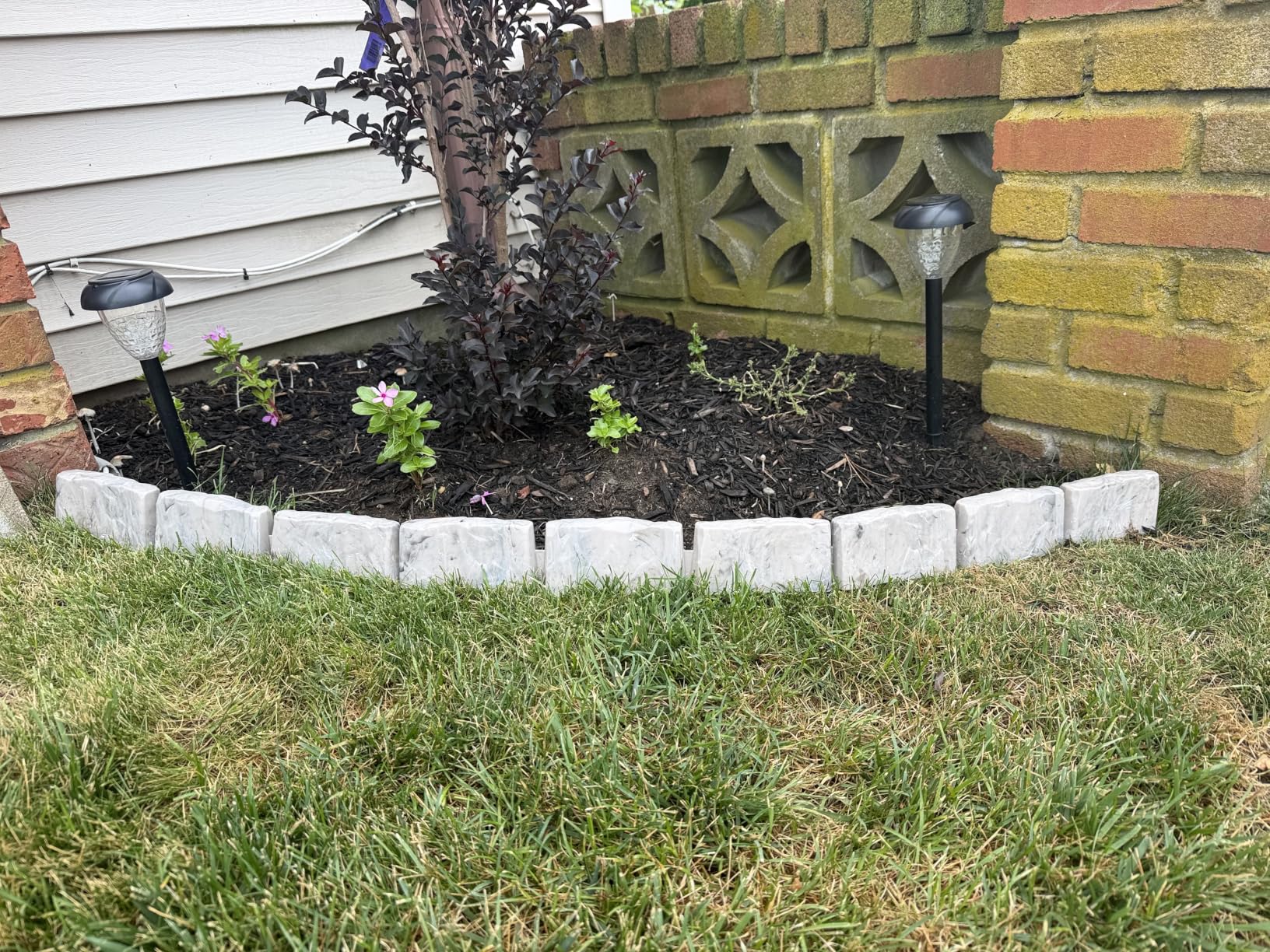 Landscape Edging Garden Edging Border Faux Stone Edging,17FT x 2.75 in Tall | Decorative Stone-Look Garden Border for Flower Bed Edging,Pathway Yard Edging,Lawn Trees and Gardens,w/ Anchoring Spikes,Gray customer photo 2