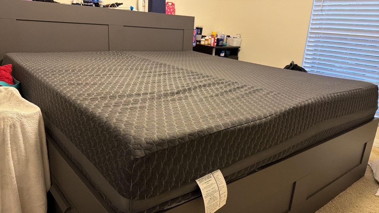 Novilla 14 Inch Queen Size Gel Memory Foam Mattress for Pressure Relief | 14 Inch Queen Mattress with Green Tea-Infused Foam for Body Contouring & Balanced Support, Breathable Side Panel customer photo 1