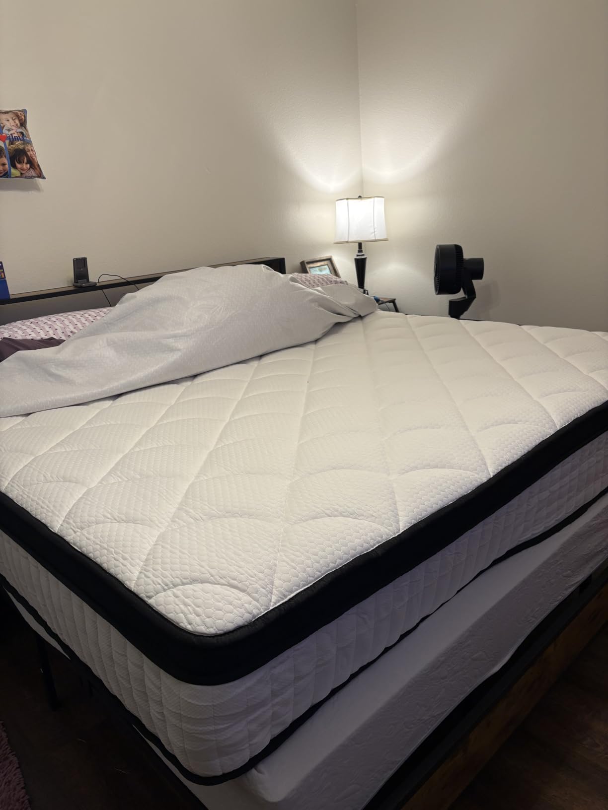 Queen Mattress, 12 Inch Mattress Queen Size in a Box with Memory Foam and Individual Pocket Springs for Motion Isolation, Pressure Relief, Medium Firm Feel, Cool&Comfortable Sleep, Breathable customer photo 2