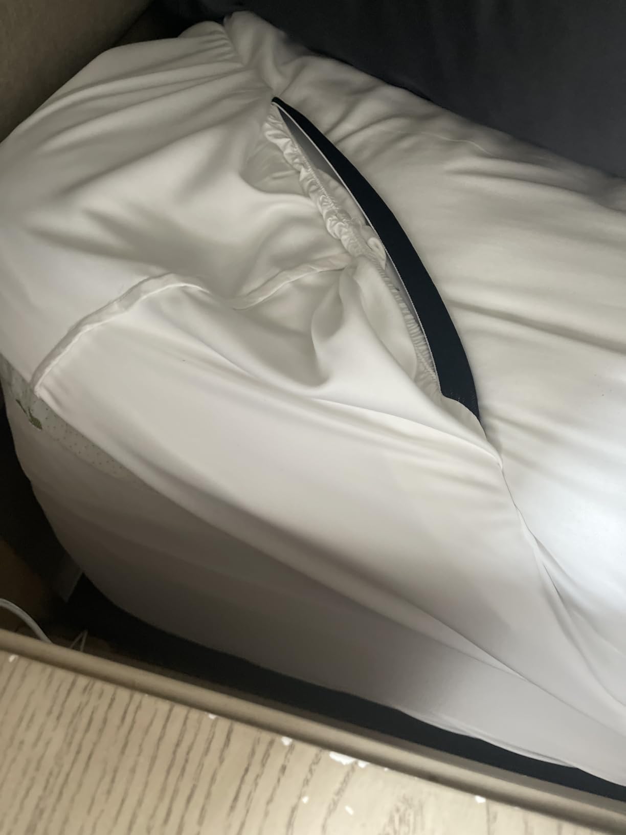BEDELITE Bamboo Viscose Sheet Set, Queen Size, 4 Pieces, White | 100% Organically Grown, 18 Inch Deep Pocket, All Round Elastic & Corner Straps, Luxury Silky Cooling Sheets for Hot Sleepers customer photo 1
