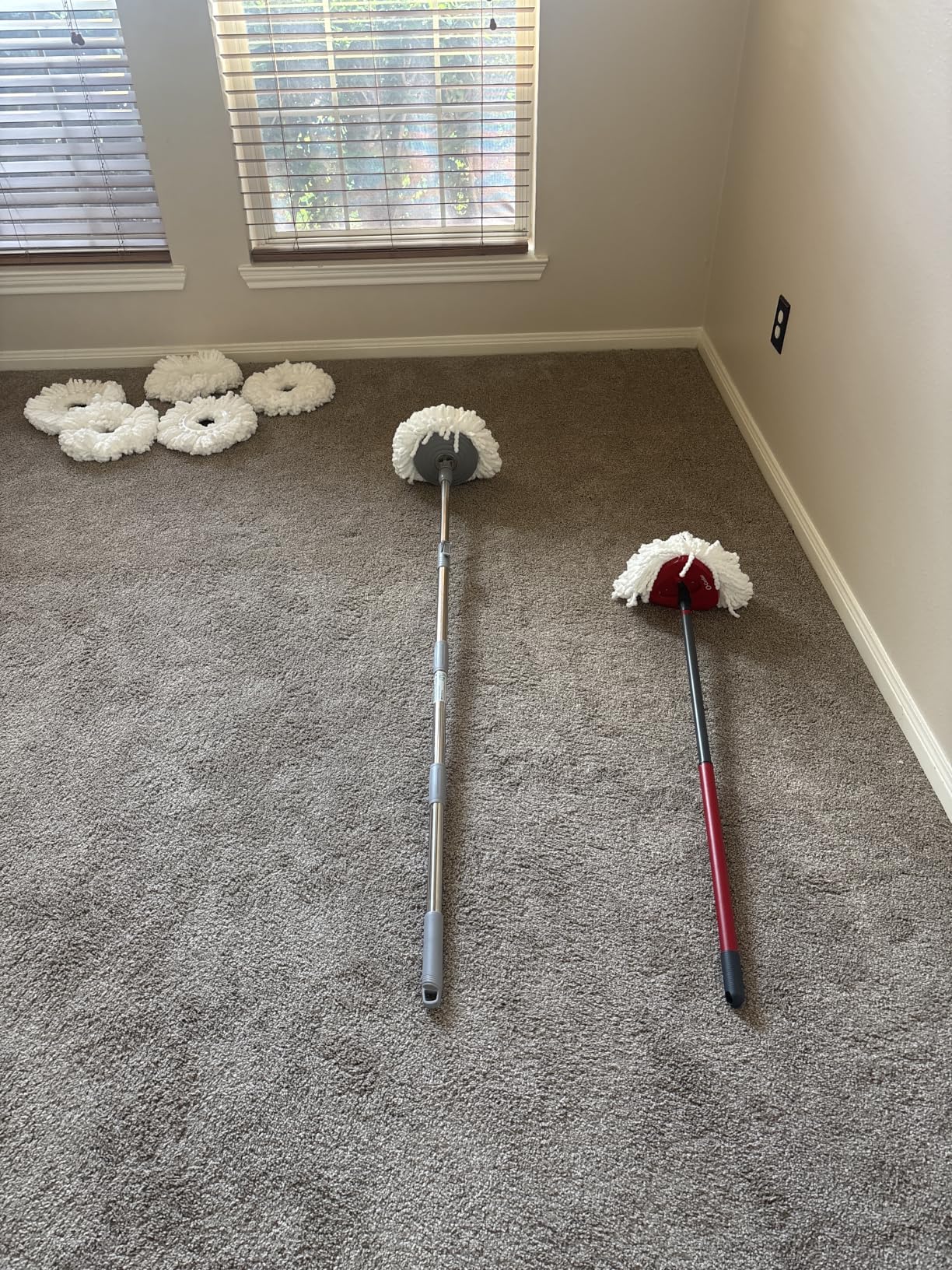 Mop and Bucket Set with Wringer, Spin Mop Floor Cleaning System with 6 Replacement Microfiber Heads & 61