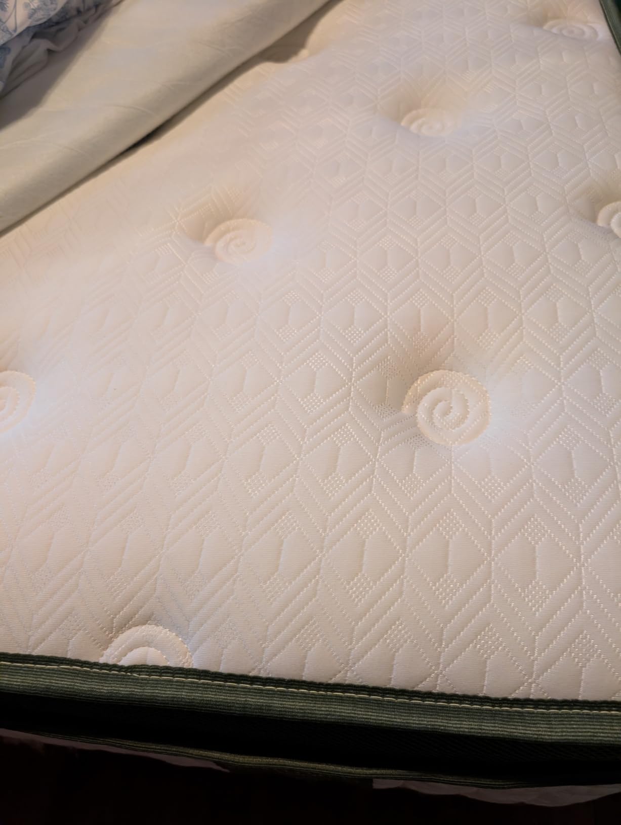 BedStory Firm 13 Inch Mattress Queen, Luxury Hybrid Mattress for Back Pain Relief with Zoned Lumbar Support, Hotel Collection Deep Sleep Mattresses, 365 Nights Trial, 10-Year Warranty customer photo 1