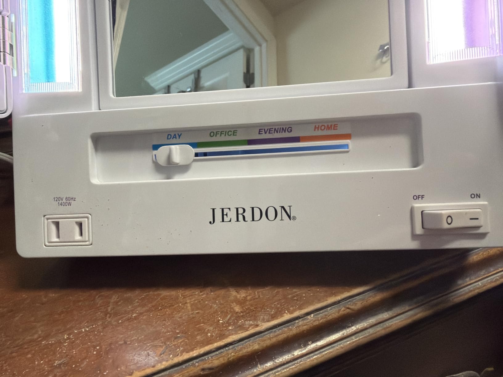 JERDON Tri-Fold Two-Sided Makeup Mirror with Lights - Vanity Mirror with 5X Magnification & Multiple Light Settings - White Base - Model JGL9W customer photo 1