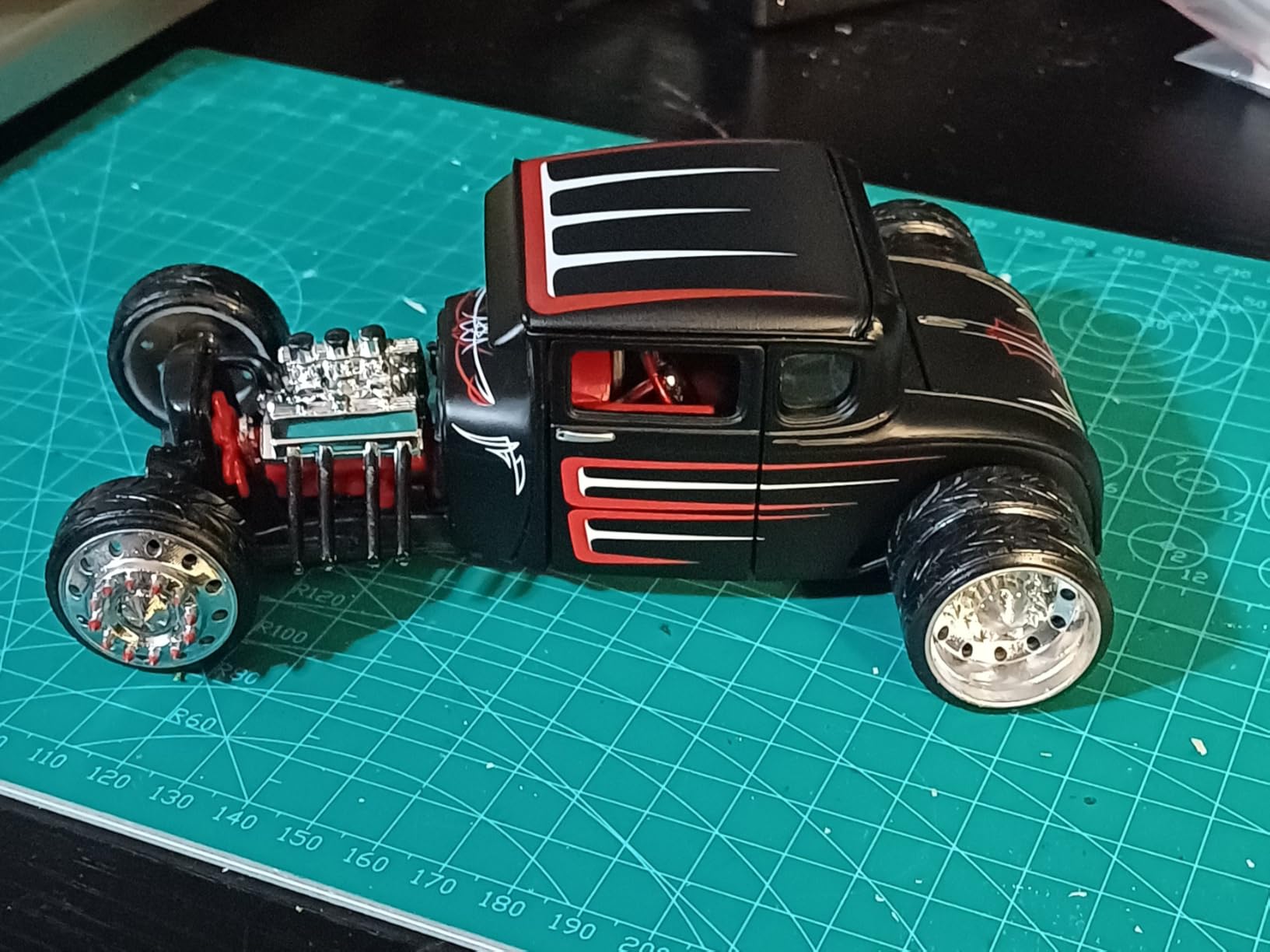 Maisto 1:24 Scale All Star Assembly Line 1929 Ford Model A Diecast Model Kit customer photo 1