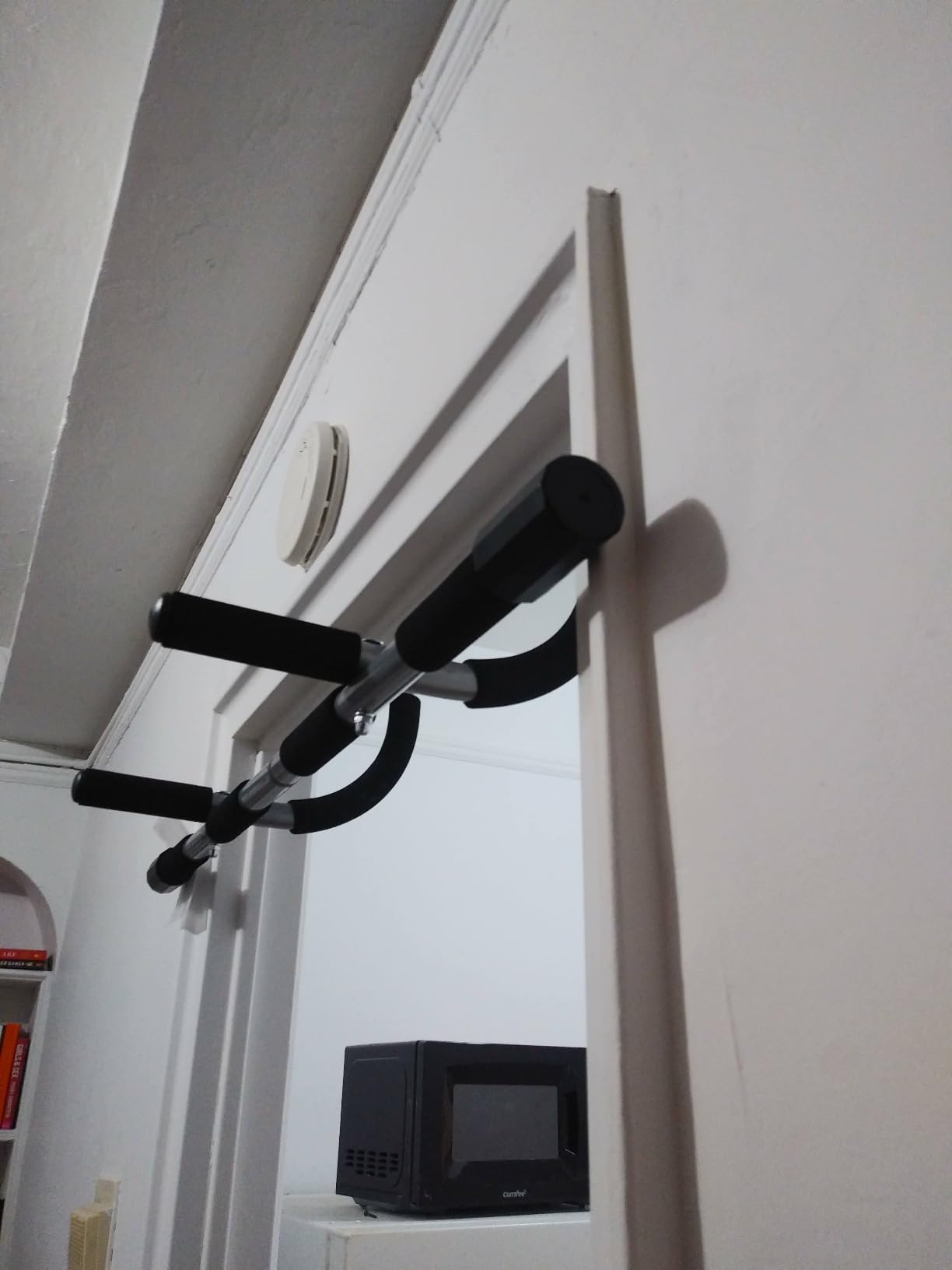 Iron Gym Pull-Up Bar - Total Upper Body Workout Bar for Doorway, Adjustable Width Locking, No Screws Portable Door Frame Horizontal Chin-up Bar, Fitness Exercise customer photo 1
