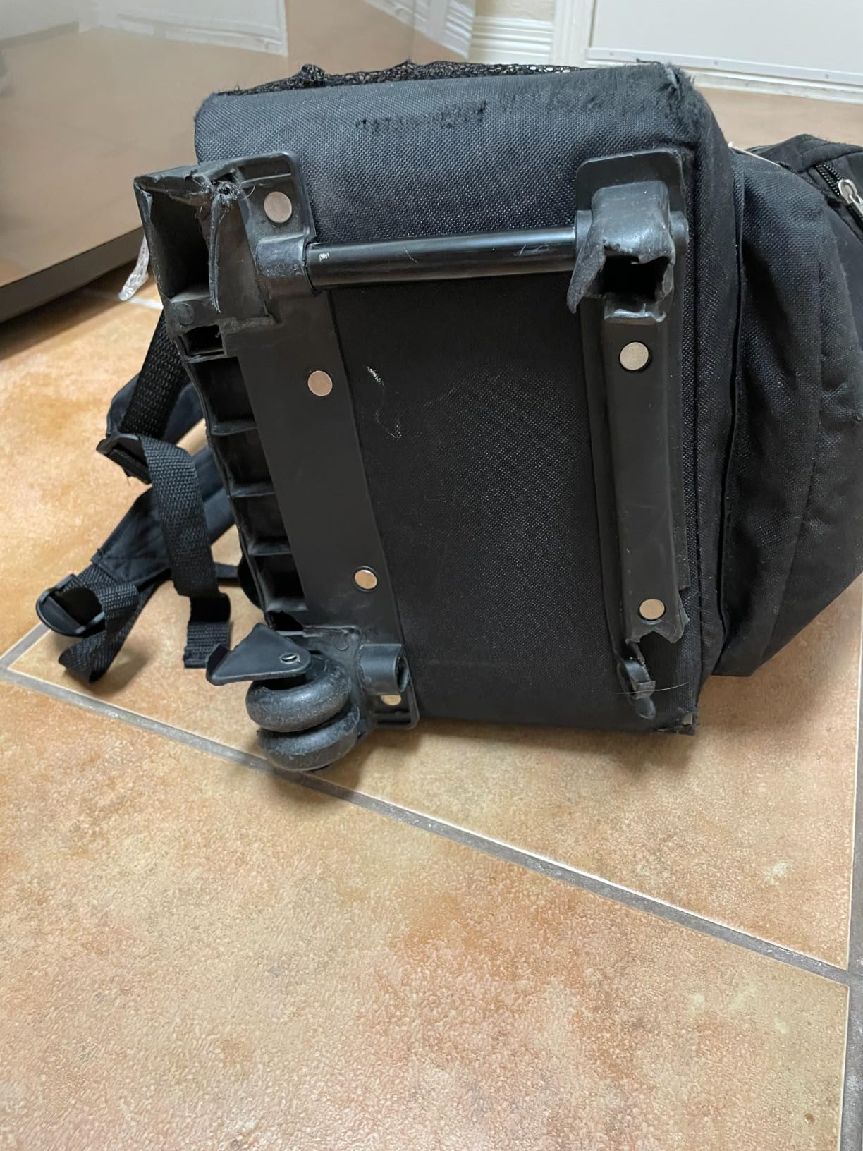 Rockland Double Handle 17