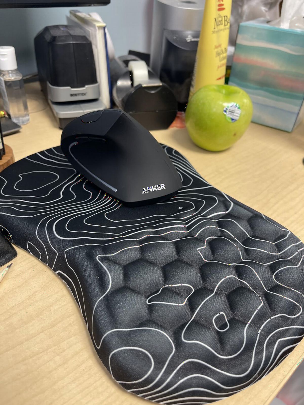 Anker 2.4G Wireless Ergonomic Mouse, Right Hand Vertical Mouse USB Receiver | Multi-Device Connectivity, 800/1200/1600 DPI, Wireless Mouse for Laptop, Desktop, PC, 5 Buttons, Black (Batteries Required) customer photo 1