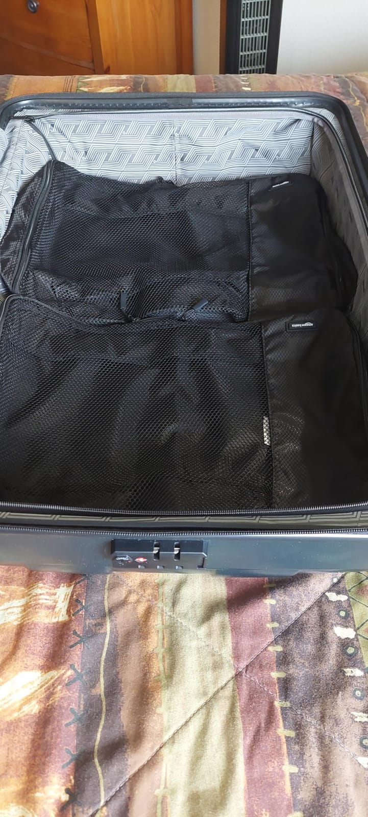 4-Piece Packing Cubes Travel Accessories Set, Space-Saving Luggage Organizer with Double Zipper, Mesh Top Panel, Medium, Gray (Previously Amazon Basics) customer photo 1