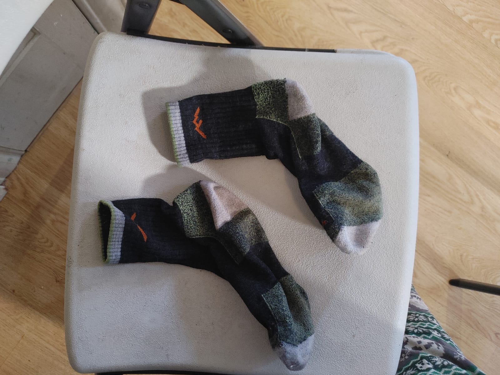 Darn Tough Vermont Men's Hiker Midweight Micro Crew Sock (Style 1466) customer photo 1