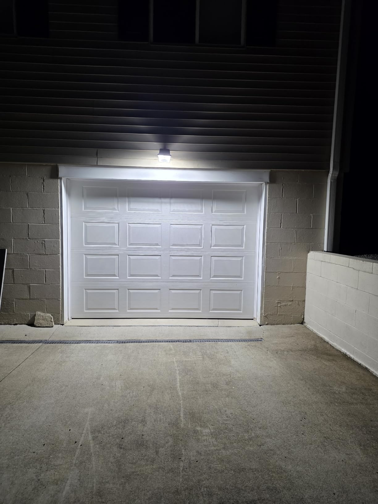 TORCHSTAR LED Barn Light Dusk to Dawn Area Lights Aluminum 5000K Bronze | Outdoor Security Flood Lighting with Photocell, ETL & FCC Listed, IP65 Waterproof, 110-277V, Garage, Yard customer photo 1