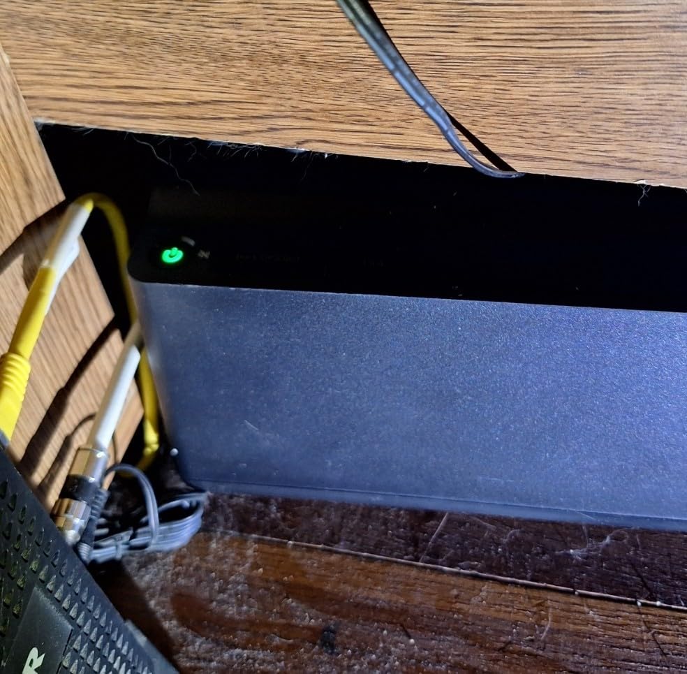 APC UPS 600VA/330W UPS Battery Backup for Computer, Router, NAS, BE600M1 | Power through utility outages (23 minutes @ 100W). Backup battery with surge protection for routers, modems, PCs. USB charging customer photo 2