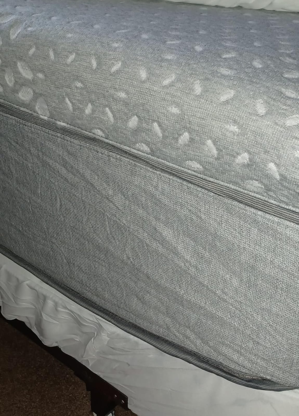 Amazon Basics Hypoallergenic Quilted Plush and Breathable Mattress Topper Pad, 18 Inches Deep, Padded, Washable, Queen, White customer photo 2