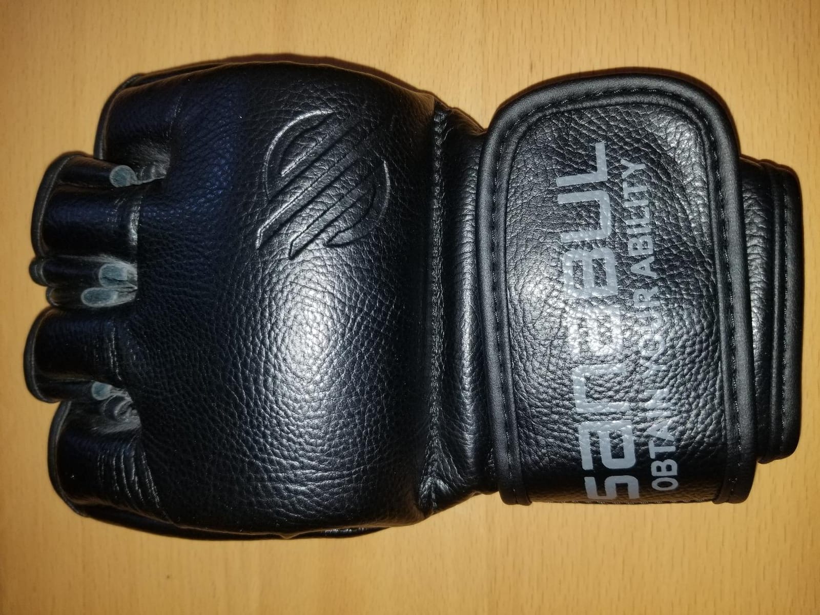 Sanabul Battle Forged 4oz MMA Gloves for Men & Women, Professional Fighting Boxing Muay Thai Kickboxing Gloves for Sparring Grappling and Training customer photo 1