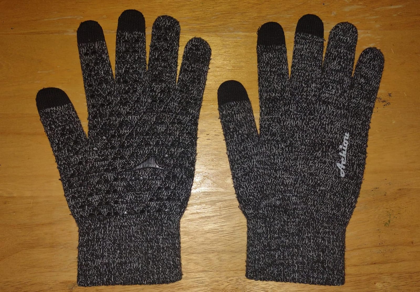 Achiou Winter Gloves for Men and Women, Touchscreen Soft Knit Gloves | Soft Knit Lining; 3-Finger Touchscreen; Anti-Slip Silicone Grip; Four-Way Stretch for Running, Driving & Commuting customer photo 1
