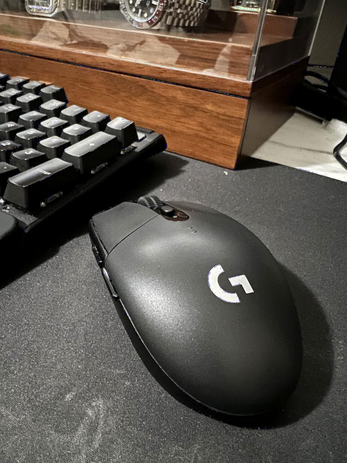 Logitech G305 Lightspeed Wireless Gaming Mouse - Black customer photo 2