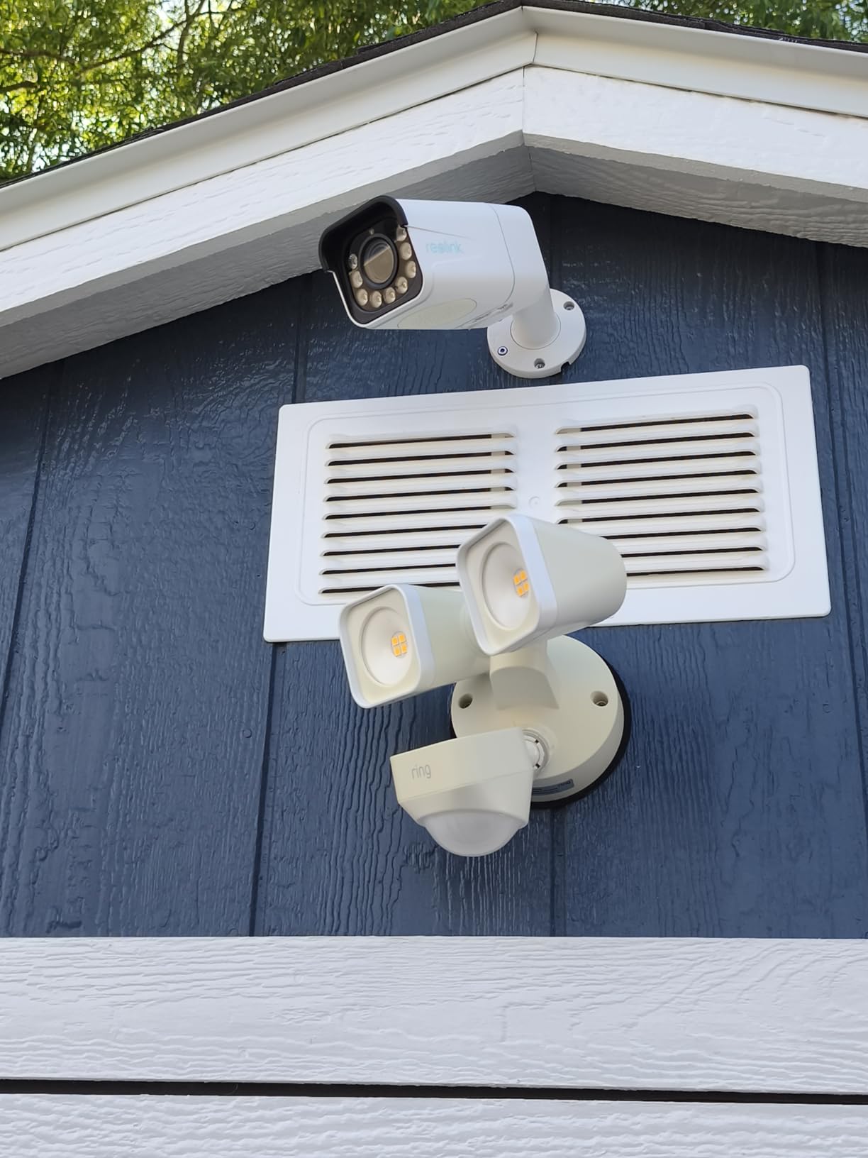 Ring Floodlight Wired - Motion-activated floodlight, bright LEDs, works with Amazon Sidewalk, White customer photo 1
