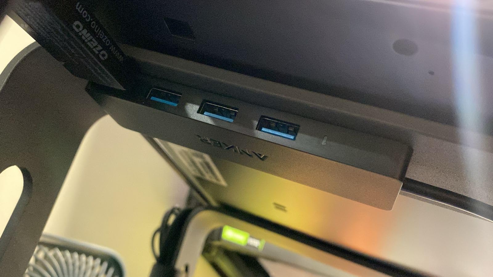 Anker USB Hub 4 Ports, Multiple USB 3.0 Hub, USB Splitter for Laptop, Extender for A Port Laptop, PC, Desktop and More [Charging Not Supported](2ft USB-A) customer photo 1