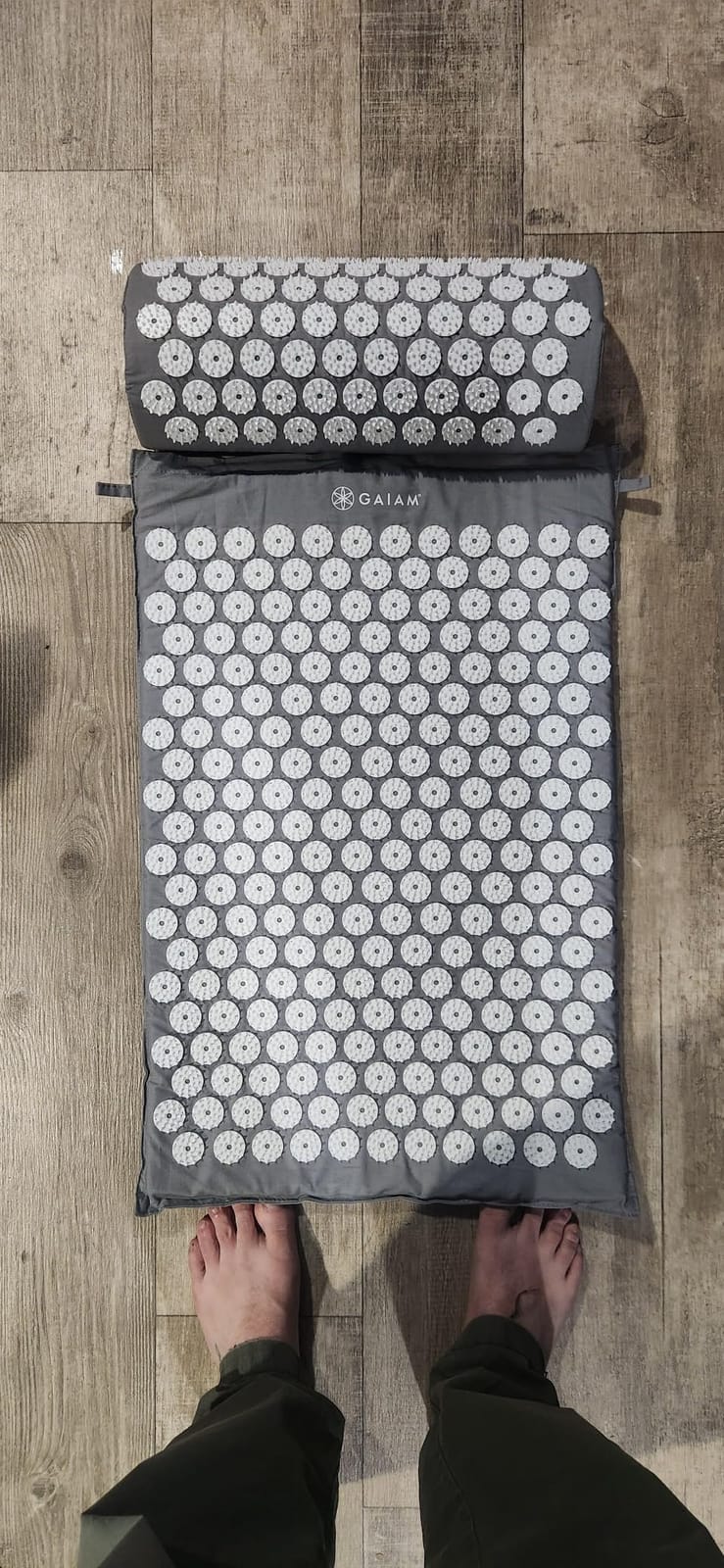 Gaiam Acupressure Mat & Pillow Set, Neck, Shoulder & Back | Acupuncture-Style Stimulation | Neck, Shoulder & Back Tension | Multi-Point Pressure | Home Relaxation Use customer photo 2