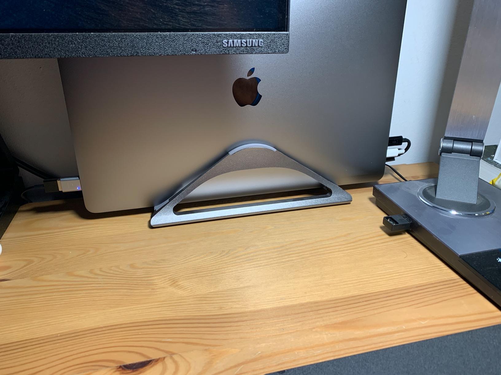 HumanCentric Vertical Laptop Stand for Desks in Matte Black, Upright Adjustable Holder to Dock Apple MacBook Stand, and Other Laptops to Organize Work & Home Office, Automatic Grip customer photo 1