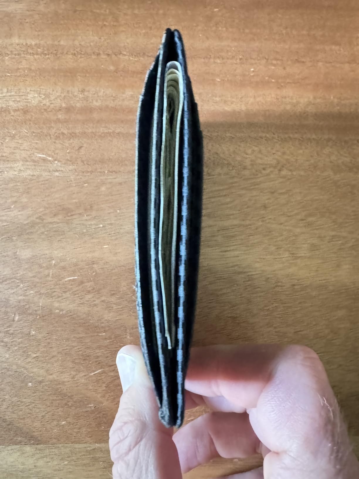 Slim Minimalist Front Pocket RFID Blocking Leather Wallets for Men and Women - Carbon Fiber Black customer photo 1