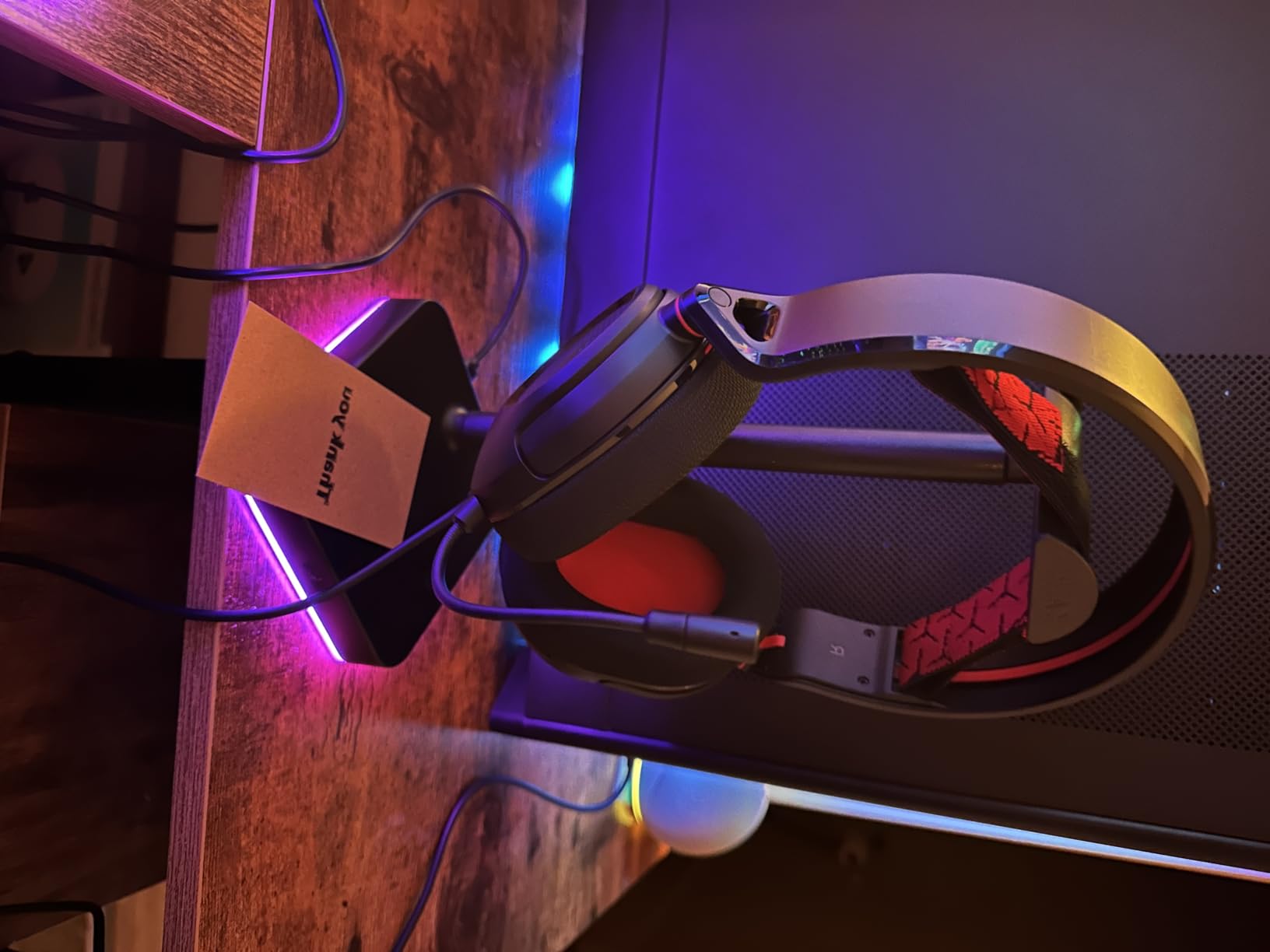 KAFRI RGB Headphone Stand with Wireless Charger Desk Gaming Headset Holder Hanger Rack with 10W/7.5W Fast Charge QI Wireless Charging Pad customer photo 2