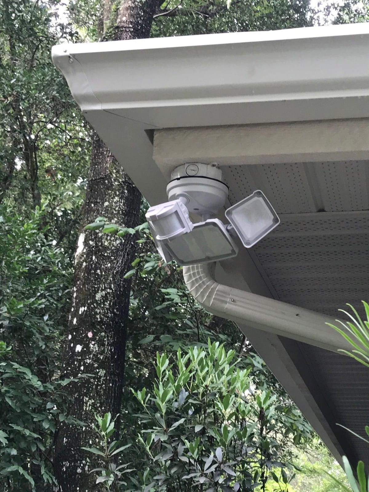 LEPOWER LED Security Light Motion Sensor Outdoor Lights, Bright 38W 4200LM, 72 FT Range, IP65, Easy to Install, 180 Degree Motion Sensor, 5500K, 3 Head Detected Waterproof Flood Light for Garage, Yard, Porch customer photo 1