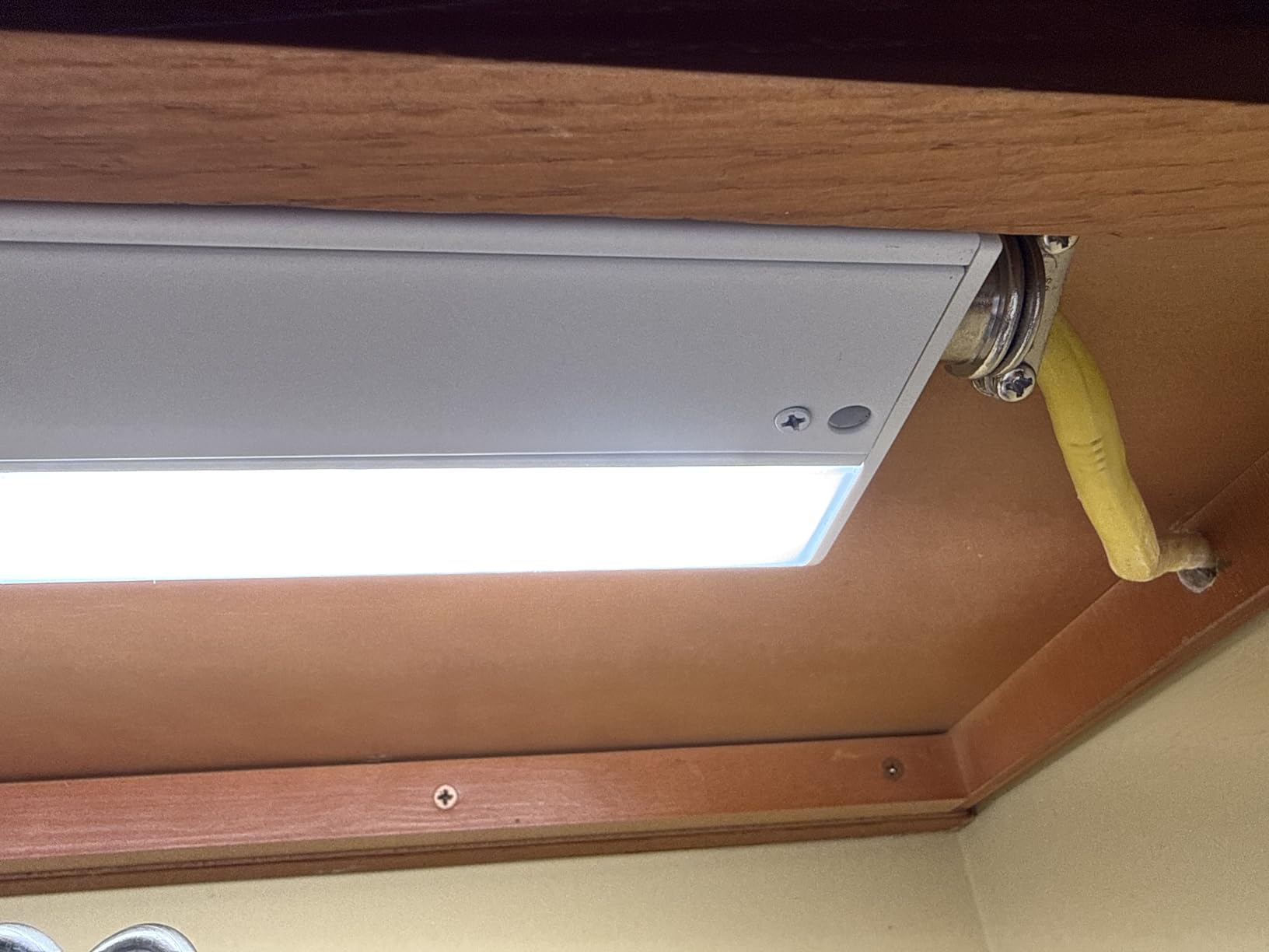 GETINLIGHT 12-Inch Hardwired Only LED Under Cabinet Light, 3000K | Soft White (3000K), Dimmable, Matte White Finish, ETL Listed, Model: IN-0201-11-WH customer photo 1