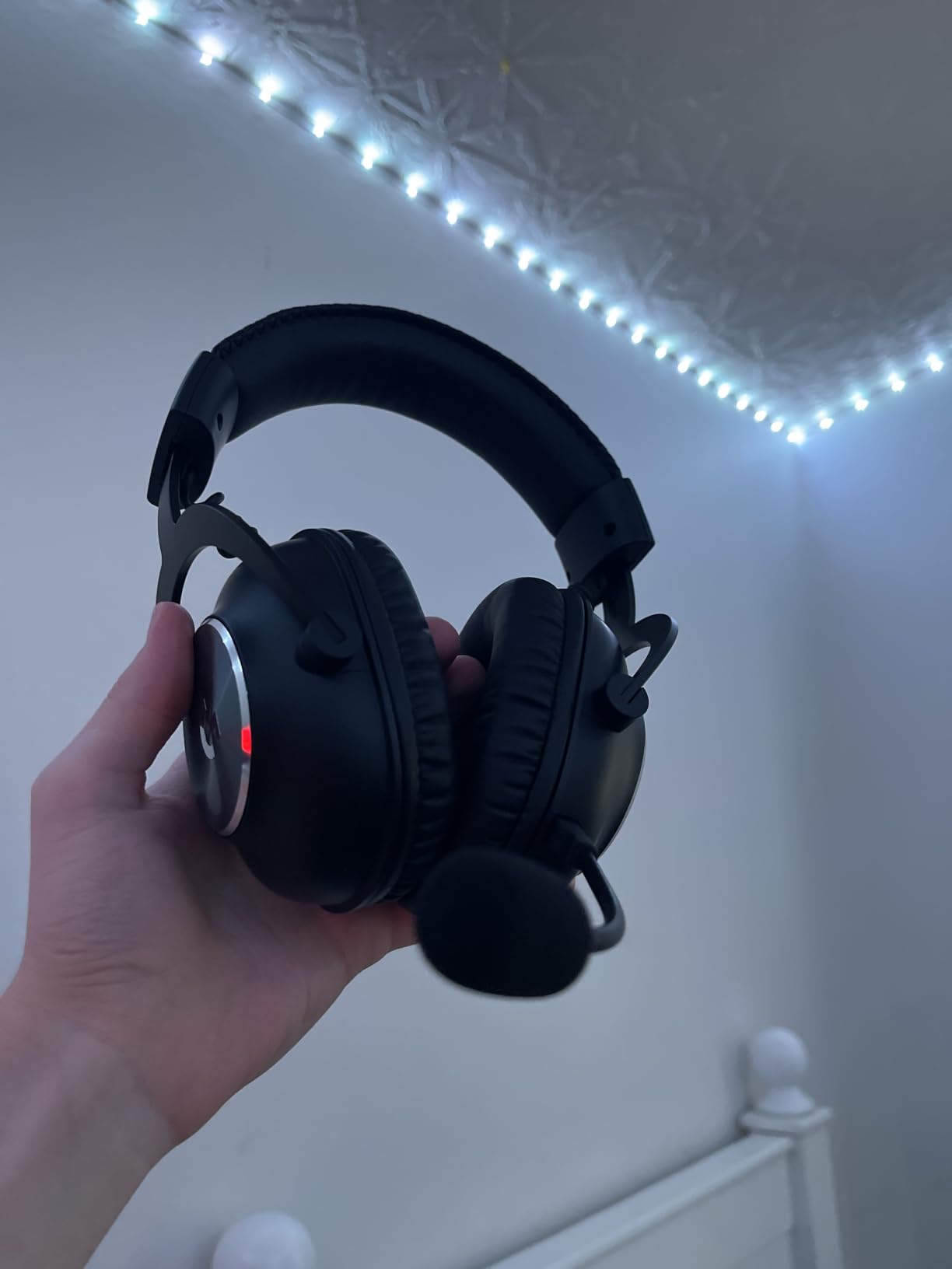 Logitech G PRO X Wireless Lightspeed Gaming Headset - Black | Lightspeed, Blue VO!CE mic filter, 50 mm PRO-G drivers, DTS Headphone:X 2.0 surround sound, 20+ hour battery life customer photo 2