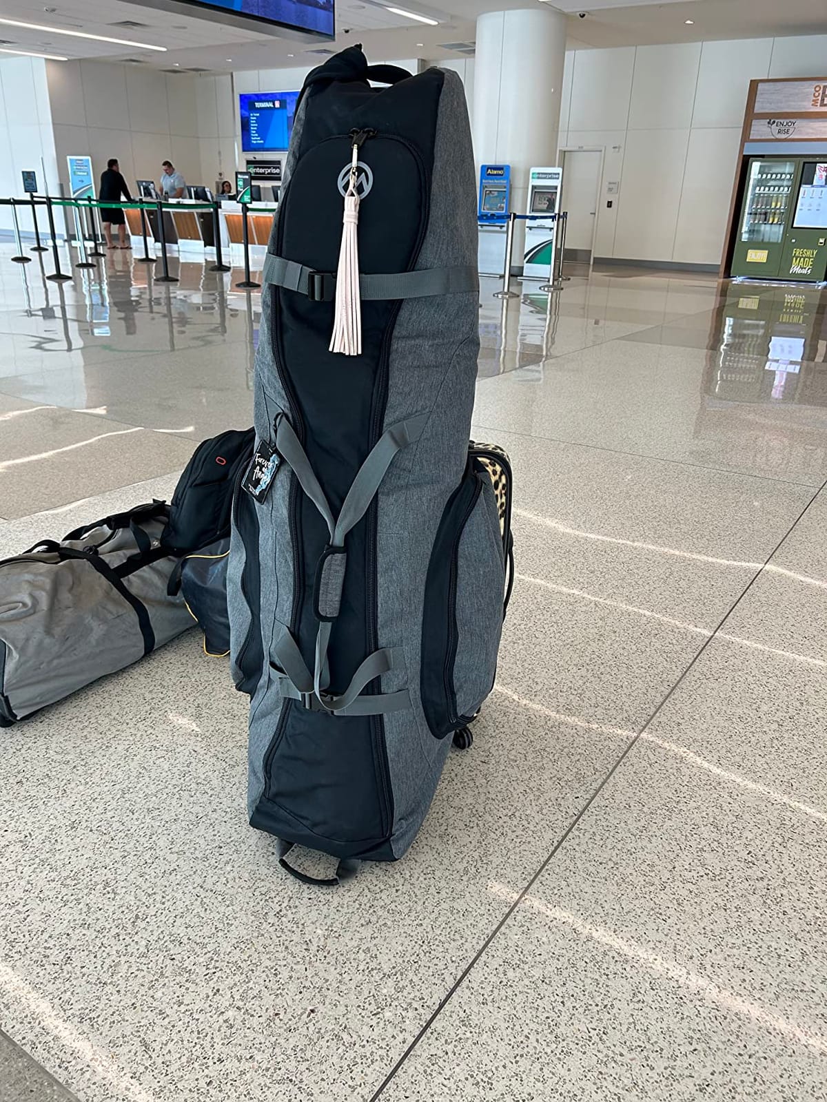 OutdoorMaster Padded Golf Travel Bag with Reinforced Wheels | 900D Oxford Fabric, Wear-Resistant, Waterproof customer photo 1