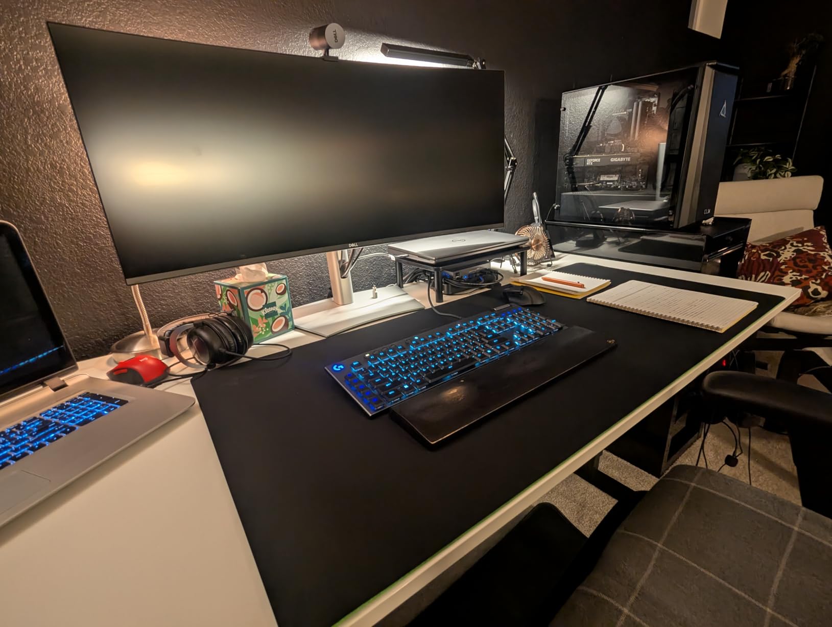 Razer Gigantus V2 Cloth Gaming Mouse Pad (XXL), Thick, Non-Slip Base, Black | High-Density Foam customer photo 2