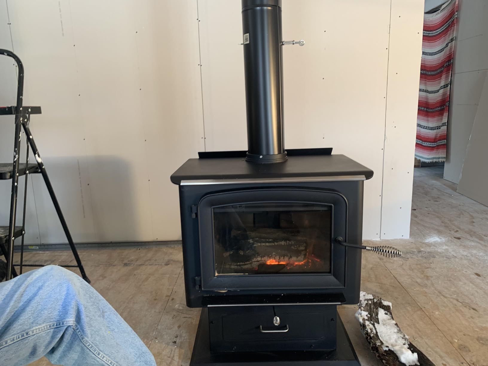 Ashley Hearth AW2020-P 2,000 sqft Wood Stove with Legs and Pedestal customer photo 1