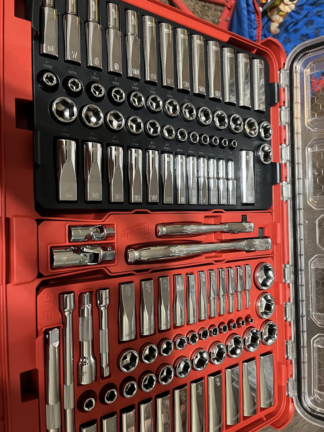 Milwaukee 1/4-3/8 106PC Ratchet and Socket Set in PACKOUT SAE/Metric customer photo 1