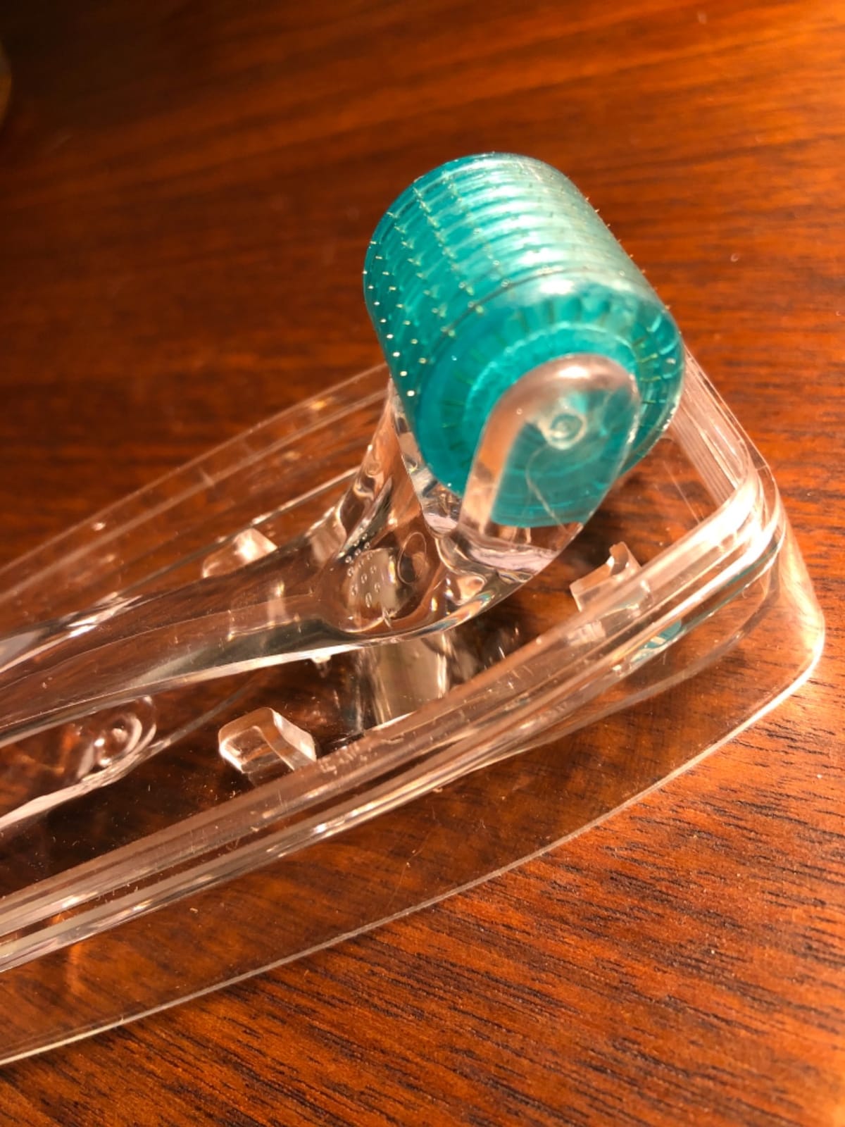 AKIYRO Derma Roller 0.30mm - Microneedle Roller with Storage Case - 192 Micro Needling Dermal Tool for Face, Beard, Scalp & Body - At Home Microneedling Skin Care for Women & Men (Green) customer photo 2