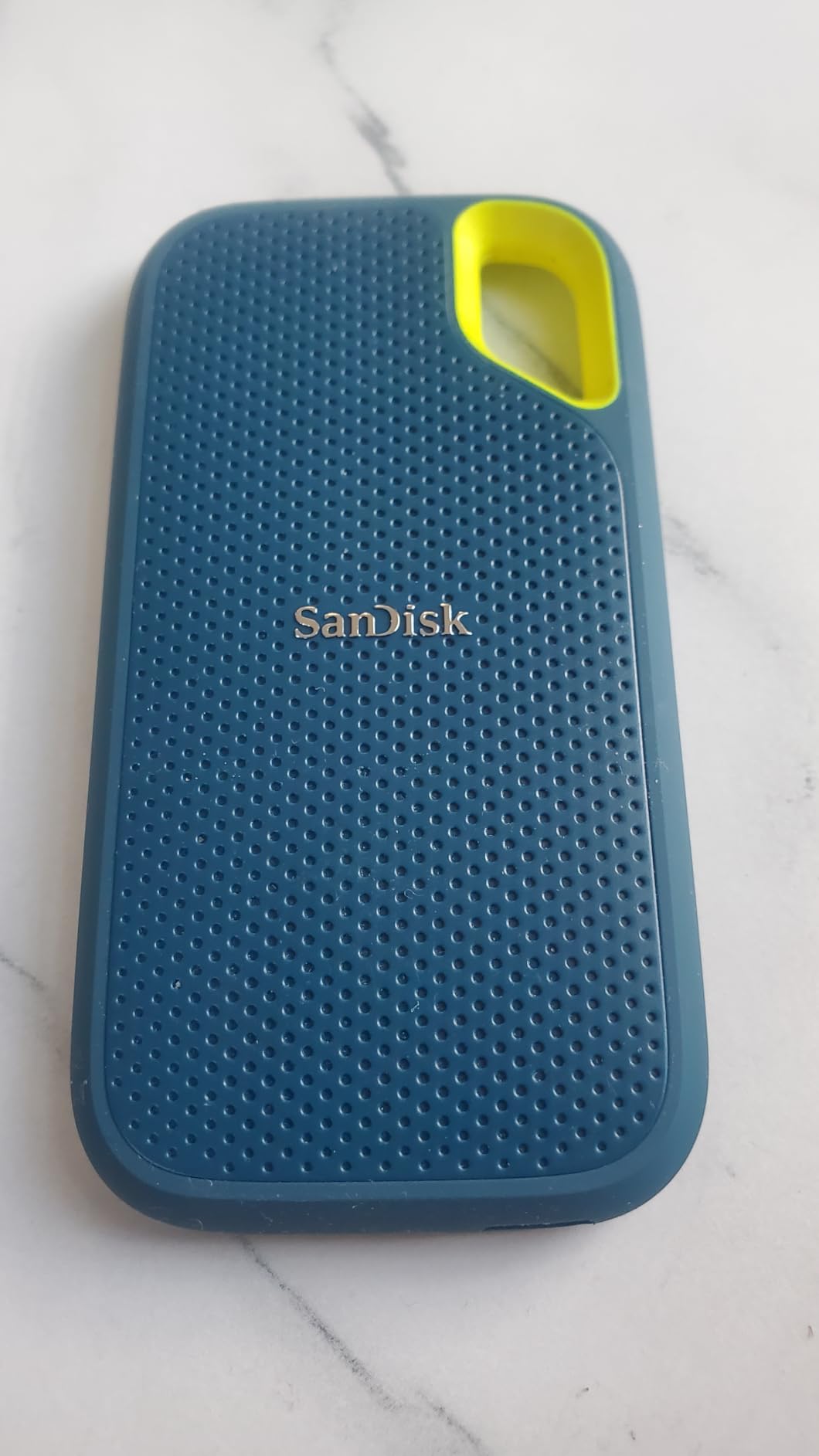 SANDISK 2TB Extreme Portable SSD (Old Model) - Up to 1050MB/s, USB-C, USB 3.2 Gen 2, IP65 Water and Dust Resistance, Updated Firmware - External Solid State Drive - SDSSDE61-2T00-G25 customer photo 2