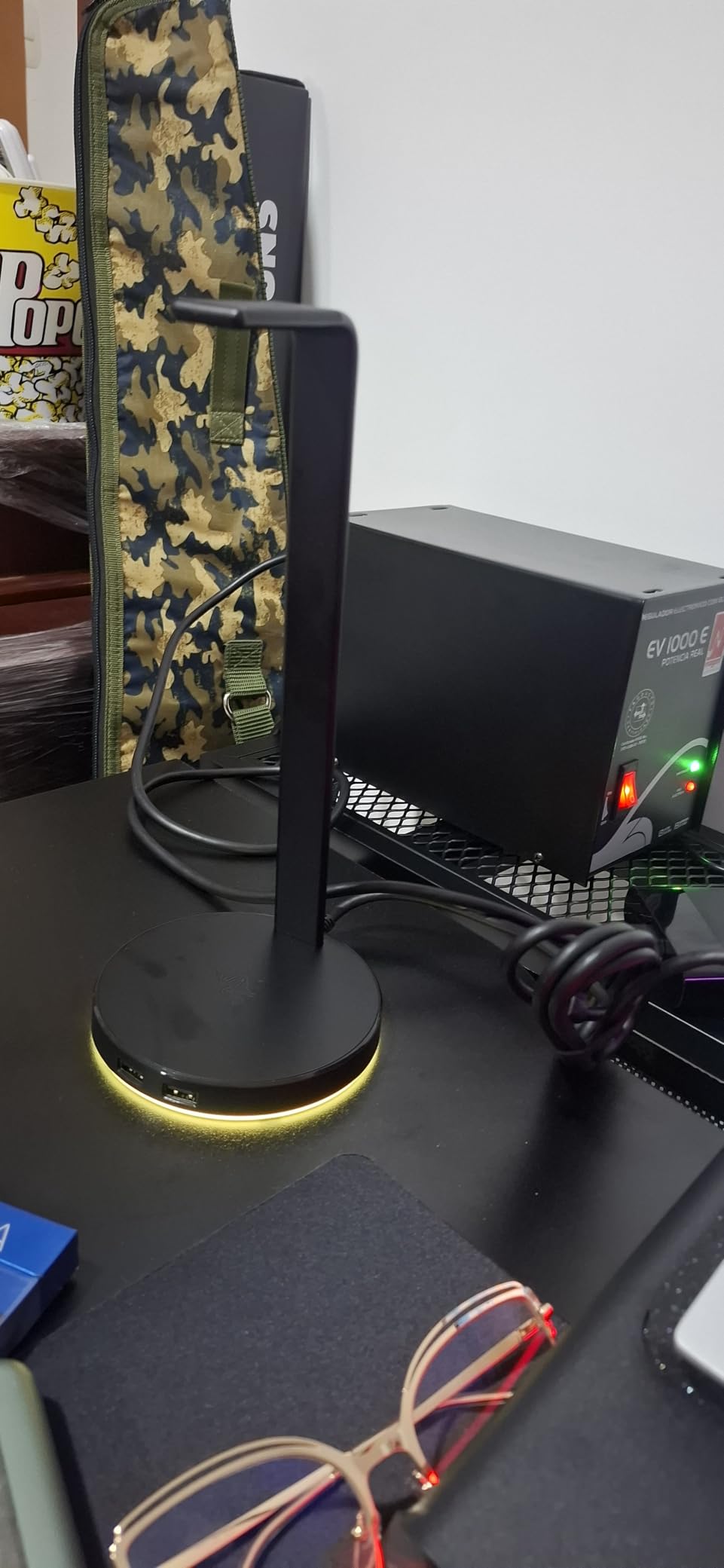 Razer Base Station V2 Chroma Headphone Headset Stand Holder, Black | Chroma RGB Lighting, Taller Stand & Anti-slip Ledge, USB Charging Ports, Anti-Slip Rubber Base, 3.5mm Port + Built-in DAC customer photo 2