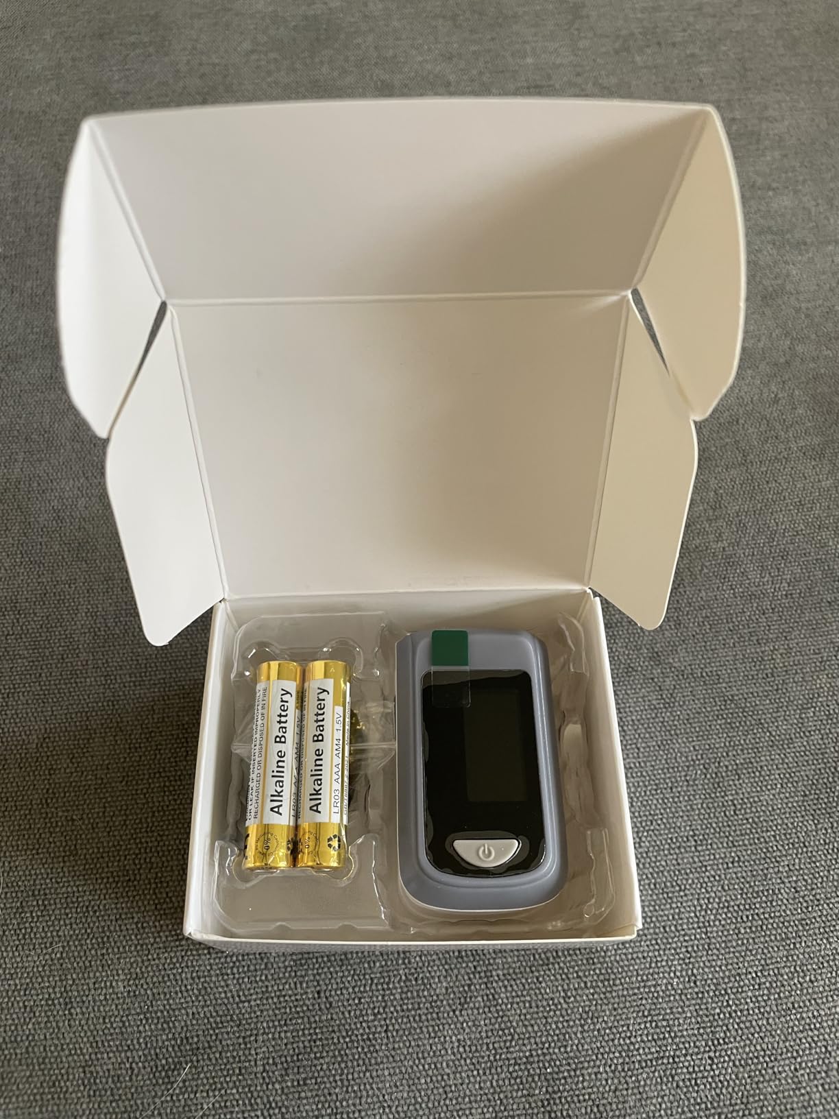 Fingertip Pulse Oximeter Blood Oxygen Saturation Monitor Pulse Ox, Heart Rate and Fast Spo2 Reading Oxygen Meter with OLED Screen Included Lanyard and 2 X AAA Batteries customer photo 1