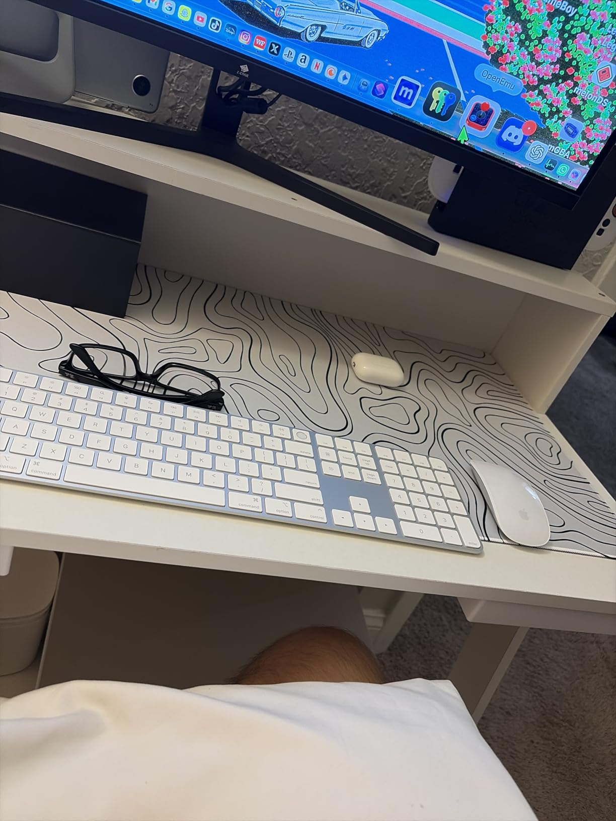 Large Gaming Mouse Pad, 31.5x15.7 in Large Desk Computer Keyboard Mouse Mat, Water Resist Non-Slip XXL Extended Mat for Work & Gaming, Black customer photo 1
