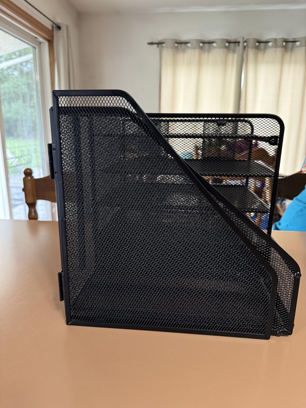 Amazon Basics Mesh Pen Holder and Desktop Desk Organizer, Office Caddy Storage for Writing Utensils, 9.1 x 5.9 x 5.5 inches, Black customer photo 1