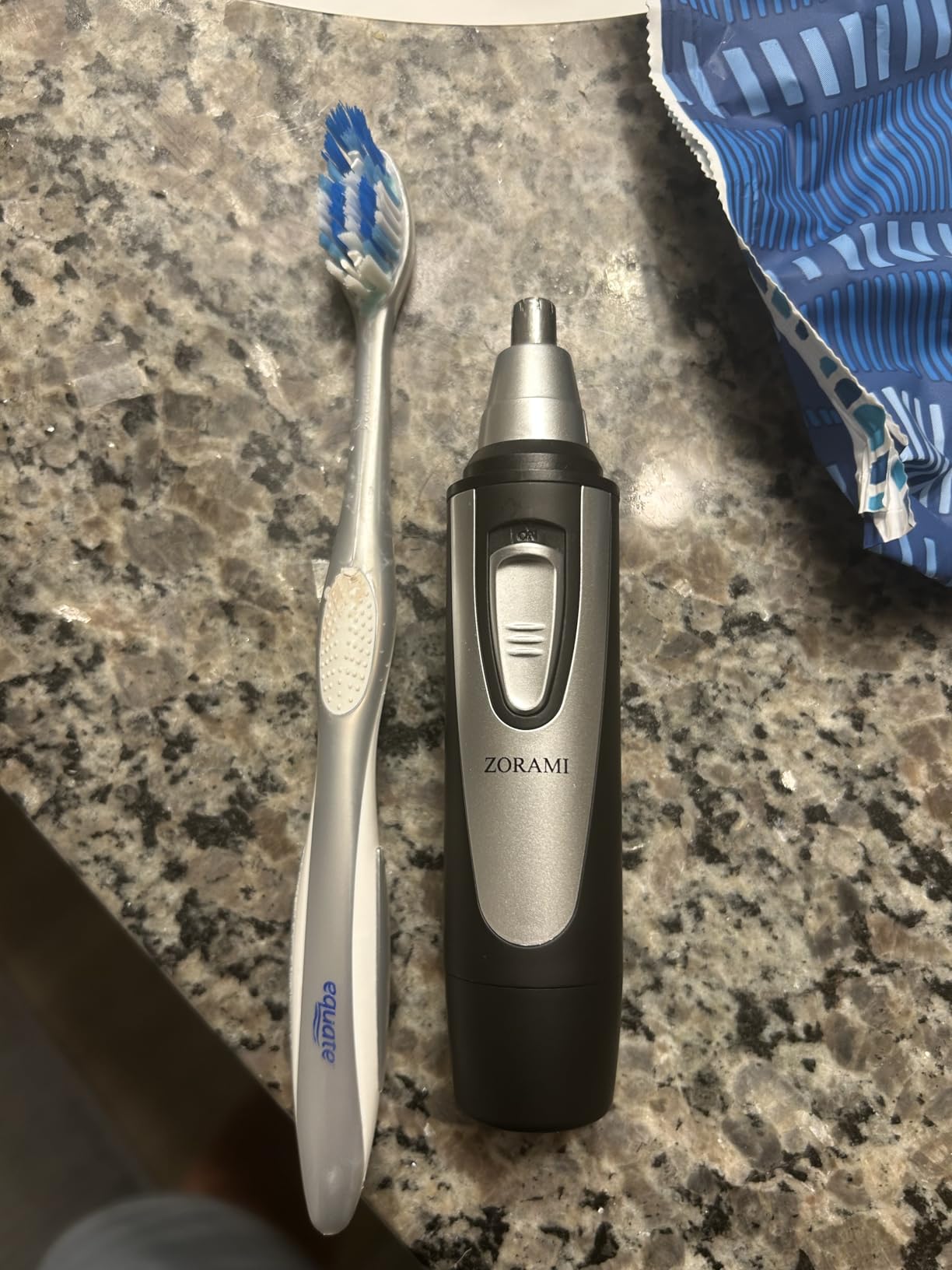 Ear and Nose Hair Trimmer Clipper - 2026 Professional Painless Eyebrow & Facial Hair Trimmer for Men Women, Battery-Operated Trimmer with IPX7 Waterproof, Dual Edge Blades for Easy Cleansing Black customer photo 1